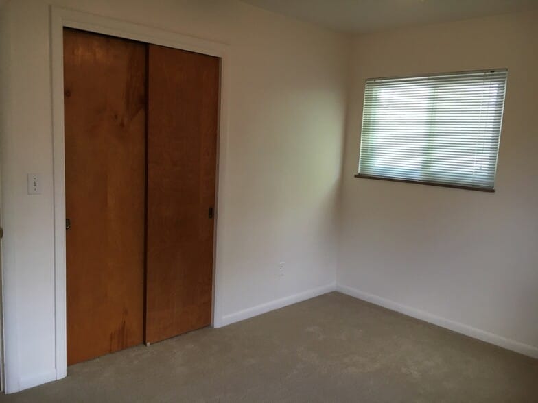 second bedroom - 1822 Jackson Ave