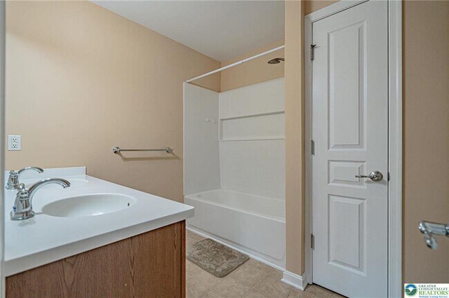 Building Photo - 1396 Artisan Ct