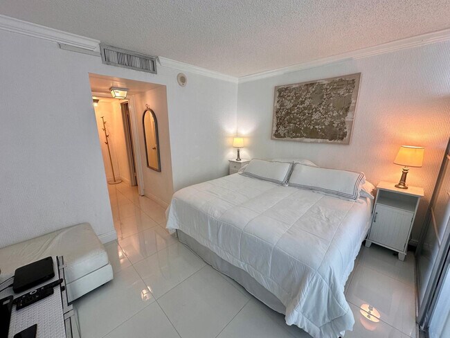 Building Photo - 1880 S Ocean Dr