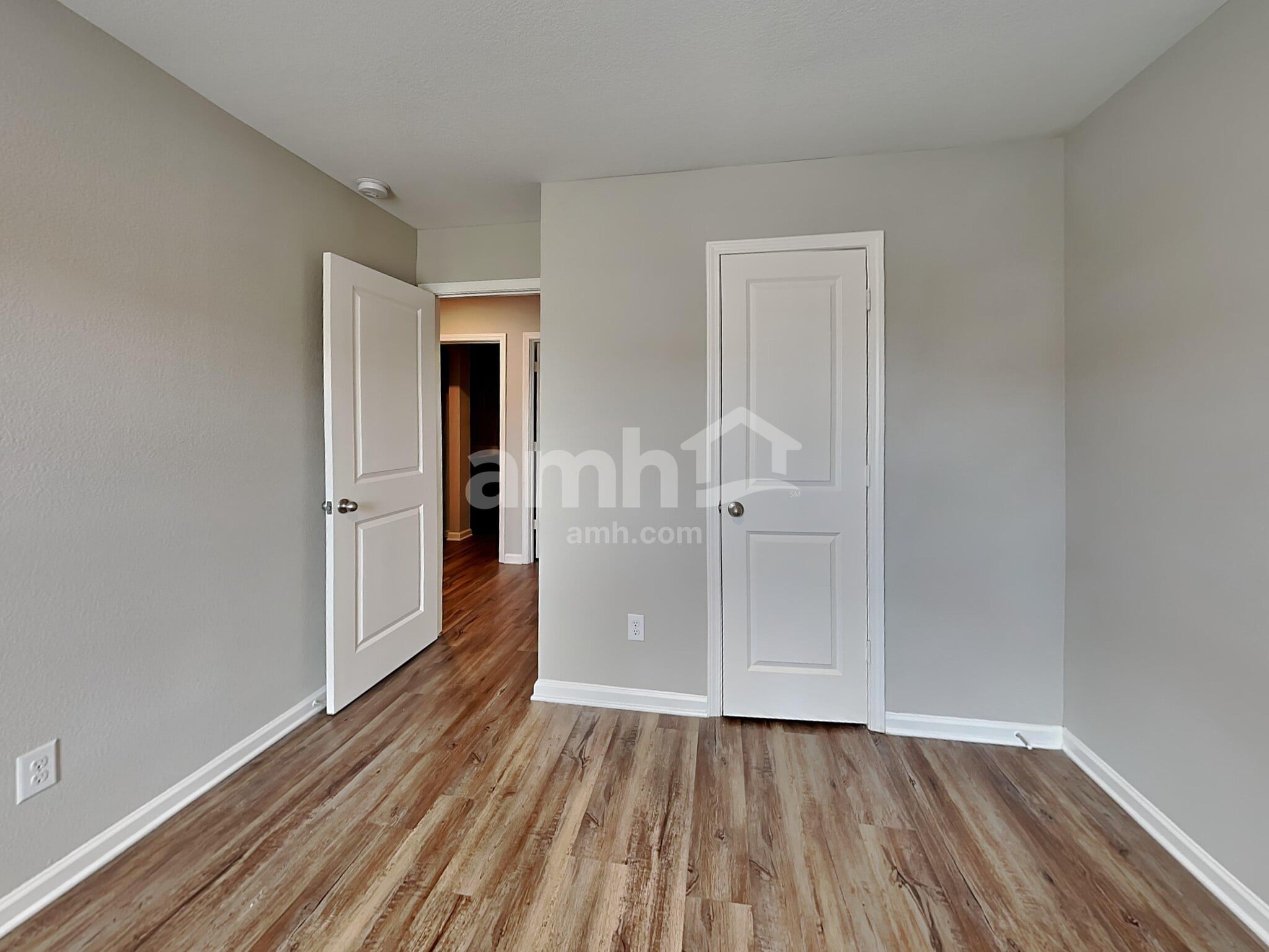 Building Photo - 613 Gleaner Wy