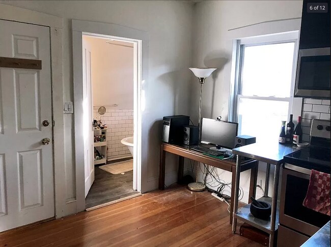 Building Photo - 117 Clay St