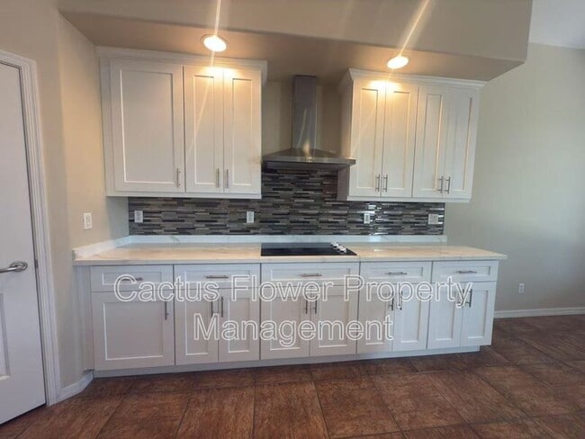 Building Photo - 749 E La Costa Dr