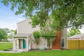 Building Photo - 17263 Saturn Ln