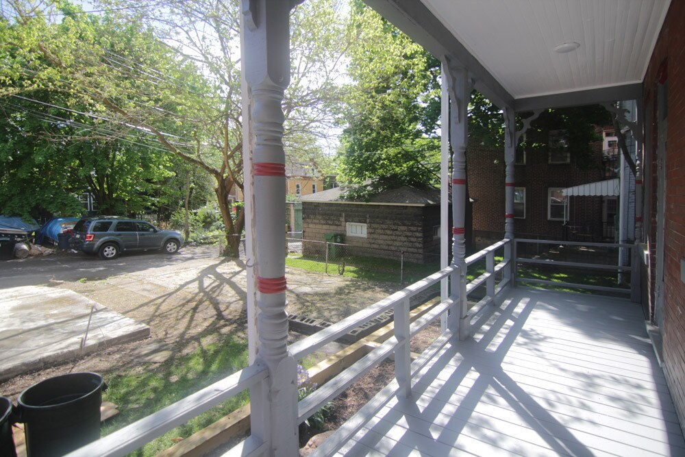 Building Photo - 424 Franklin Ave