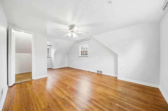 Building Photo - 532 N Drexel Ave