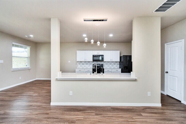 Building Photo - 18638 Lansdowne Stream Path