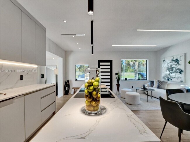 Building Photo - 2066 NE 174th St