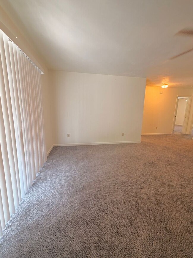 Building Photo - 4414 Stratfordshire Ct