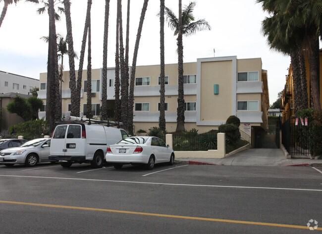 Building Photo - 1847 N Kingsley Dr