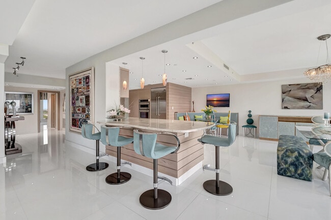 Building Photo - 4301 N Ocean Blvd