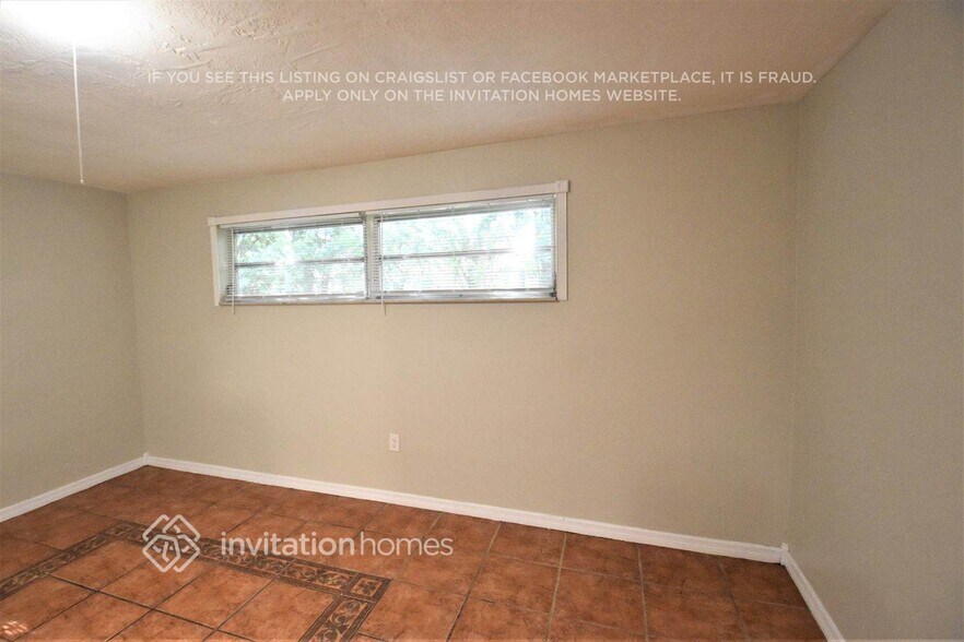 Building Photo - 8390 NW 21st Ct