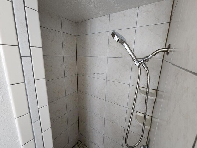 Building Photo - 2972 Plaza Azul