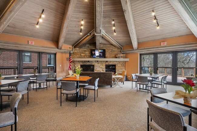 Building Photo - 511 Aurora Ave