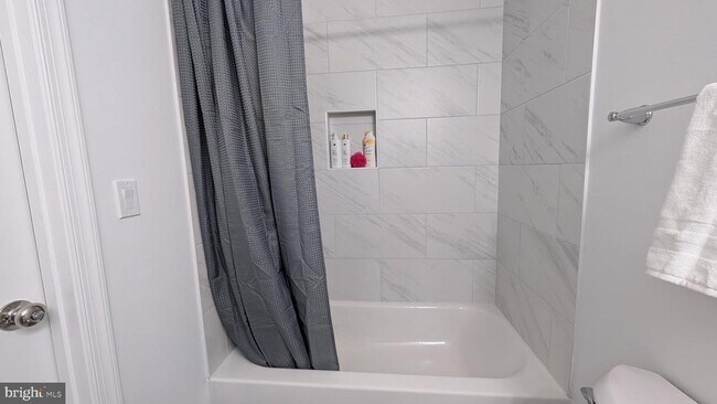 Building Photo - 2253 Papermill Rd