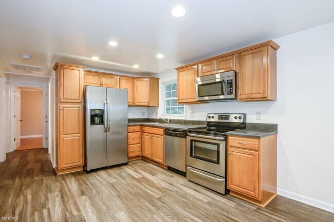 Building Photo - 3 br, 1 bath House - 3600 Green Creek Rd