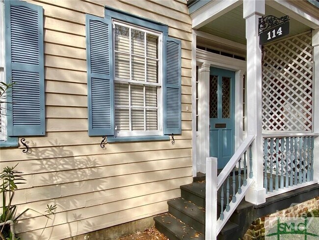 Primary Photo - 114 W Henry St