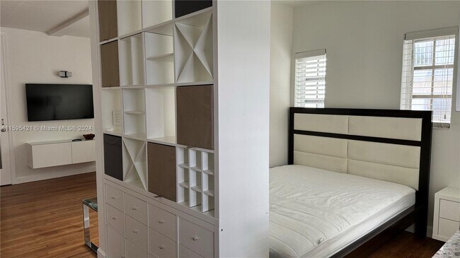 Building Photo - 439 15th Street Apt #8, Miami Beach, FL 33...