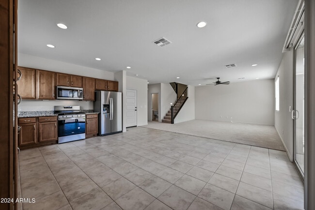 Building Photo - 8961 W San Juan Ave