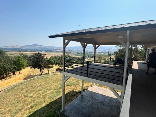 Building Photo - PRIVATE ONE OF KIND THAT SITS ATOP A HILLS...