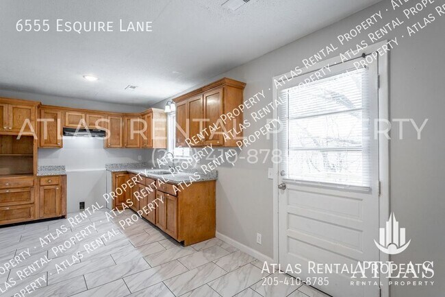 Building Photo - 6555 Esquire Ln