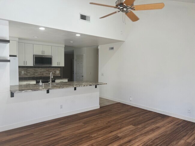 Building Photo - 14852 Rattan St