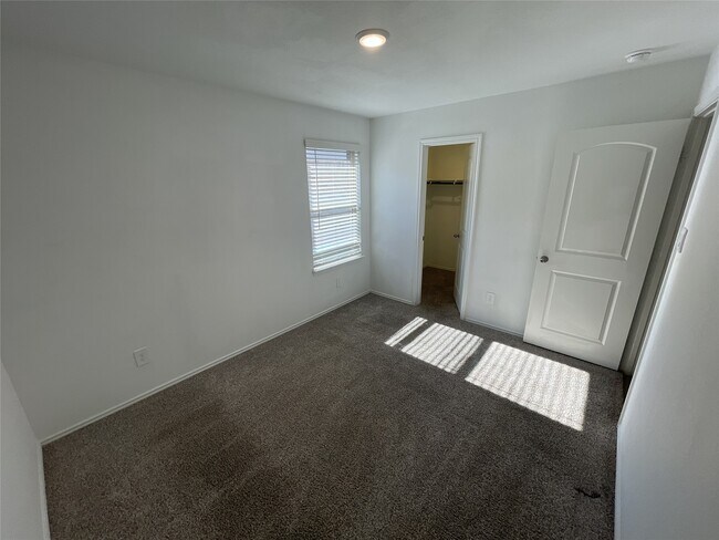 Building Photo - 5210 Bay Mdws Ln