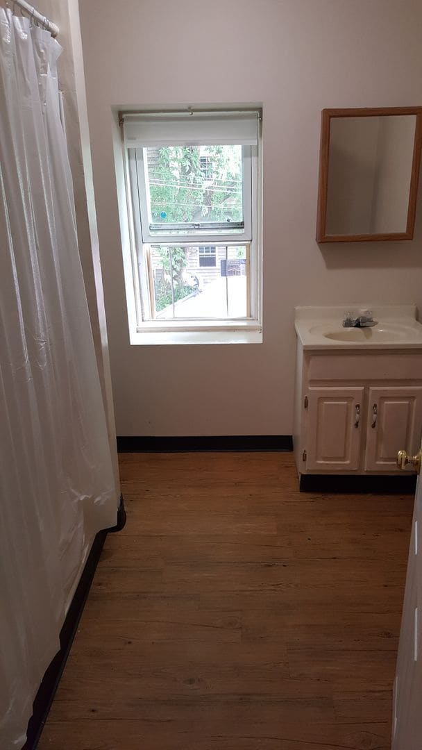 Building Photo - 430 N Ashland Ave