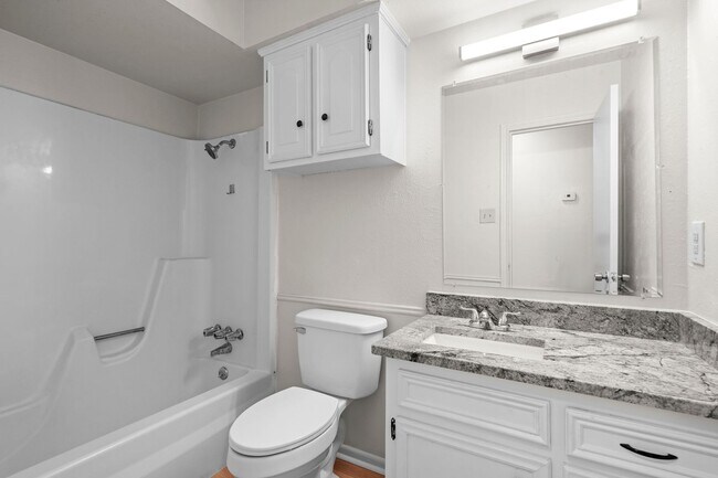 Building Photo - Beautifully Remodeled Duplex in Duncanville