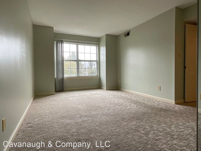 Building Photo - 2 br, 1 bath House - 15 Forest Glen  Unit #11