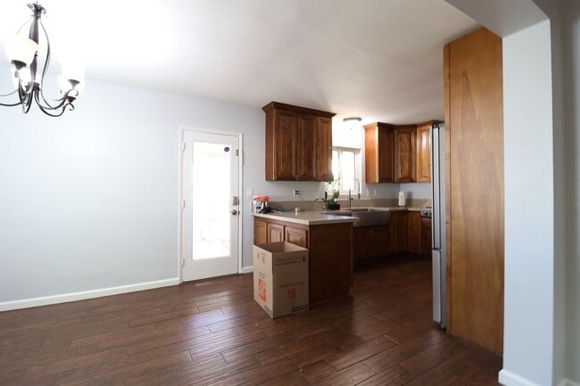 Building Photo - Tastefully updated 3-bed, 2-bath House for...