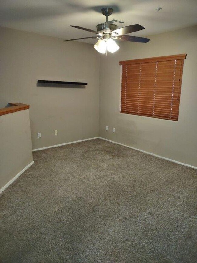 Building Photo - PEORIA ESTATES