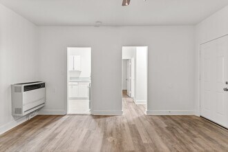 Building Photo - 1424 Chestnut Ave