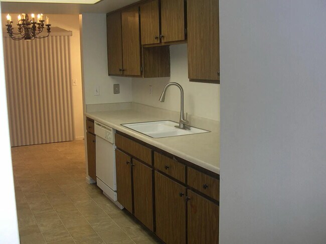 Building Photo - 4310 Caliente St