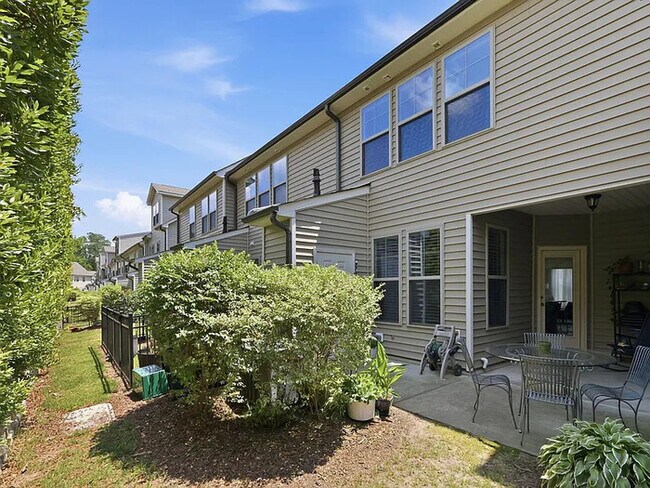 Building Photo - Lease OR Lease to Own