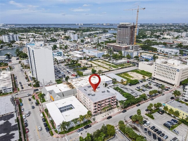 Building Photo - 6920 Harding Ave