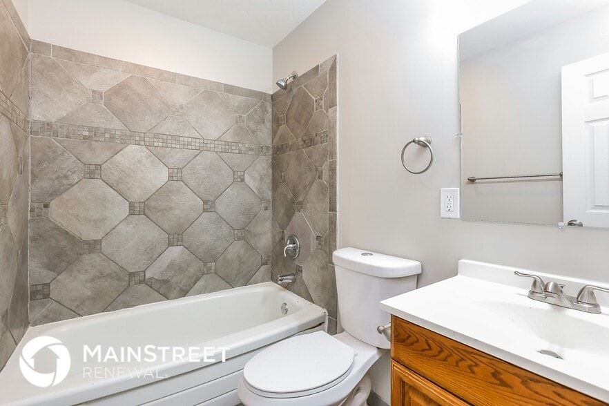 Building Photo - 413 N Seminole Dr