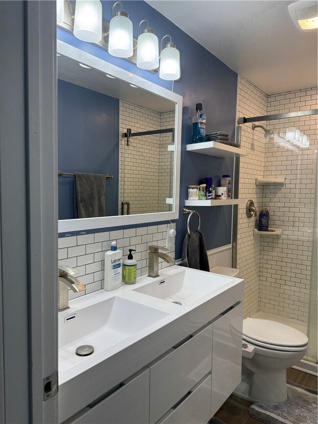 Building Photo - 548 Pinnacle Rd