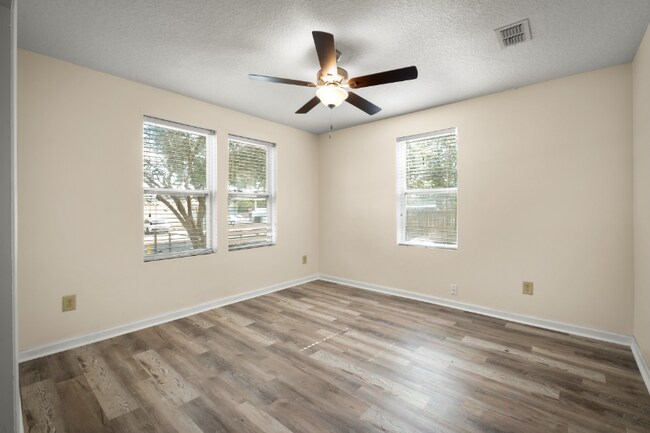 Building Photo - 12716 Gillespie Ave