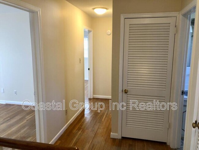 Building Photo - 613 Reef Ln