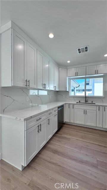 Building Photo - 2135 N Brighton St #102