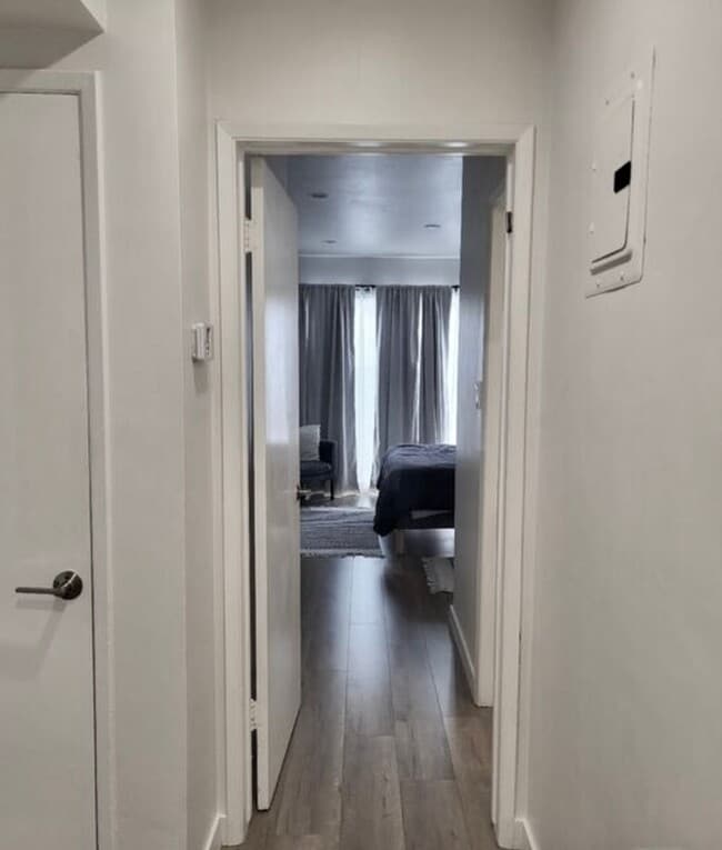 Building Photo - 450 Rexford Dr