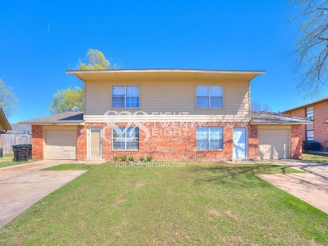 Building Photo - Spacious 2 Bed/2 Bath Townhome Duplex Available NOW in Moore, OK!