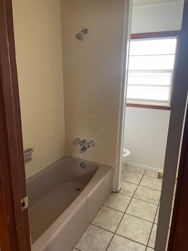 Building Photo - 596 Florosa Ct