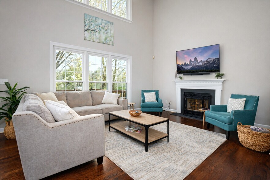 Building Photo - 10315 Rougemont Ln