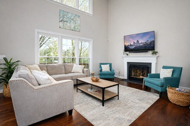 Building Photo - 10315 Rougemont Ln