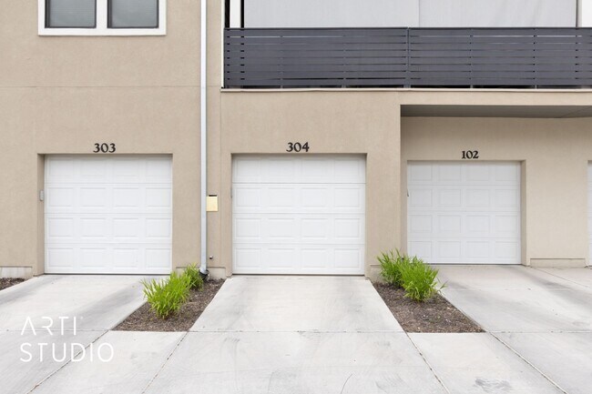 Building Photo - Modern Comfort in Midvale – 3 Bed, 2 Bath ...