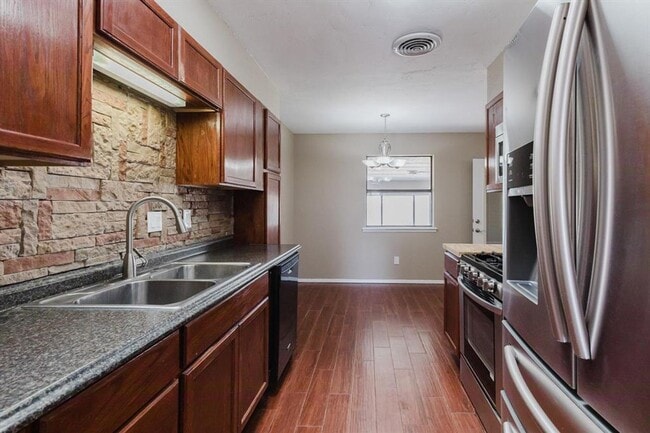 Building Photo - Cute, Clean Brick Home