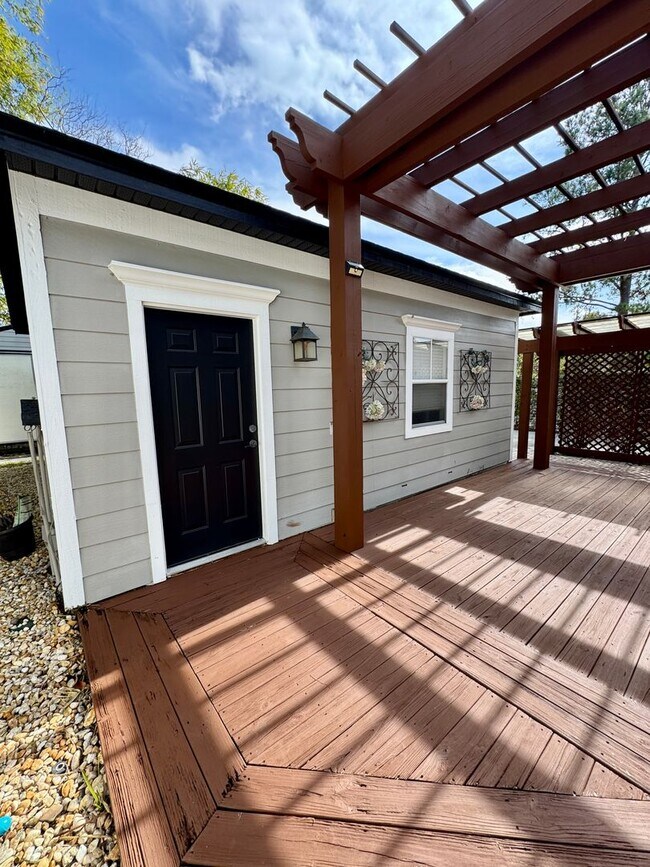 Building Photo - LUXURY RENTAL In Maitland - Winter Park Ar...