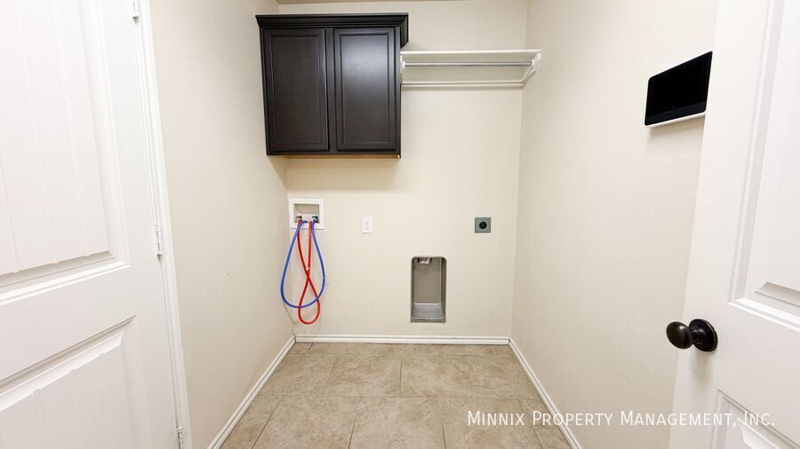 Building Photo - 7452 103rd St