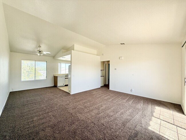 Building Photo - AVAILABLE NOW !! 2 Bedroom 2 Bathroom Apartment in Bermuda Dunes! MOVE IN SPECIAL! HALF OFF ONE M...